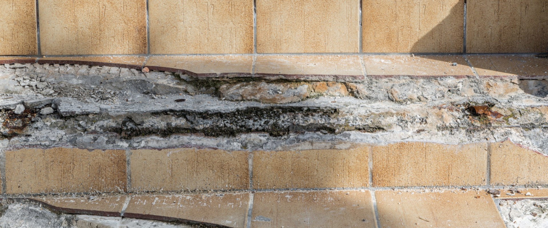 How long does it take for a concrete wall to dry out after a leak?